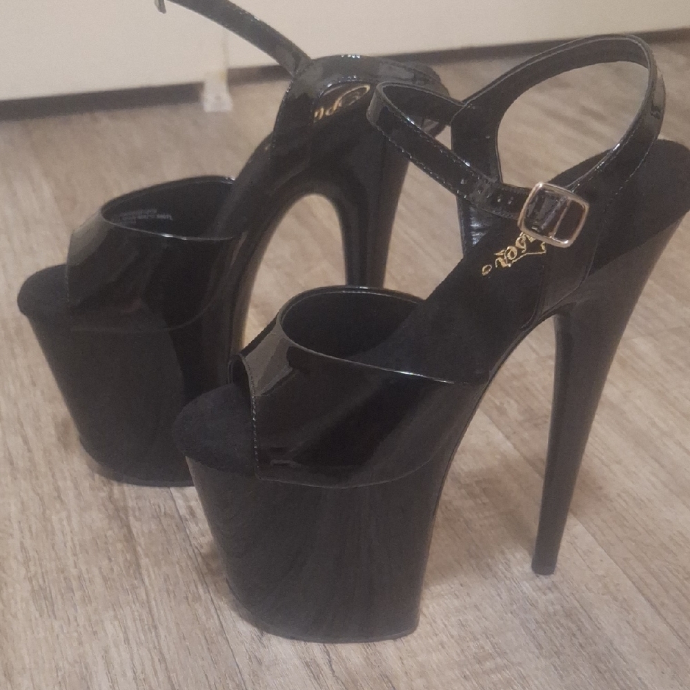 Pleaser Flamingo 809 Sandal Size 7